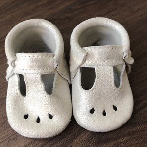 Freshly picked mary janes sz 2